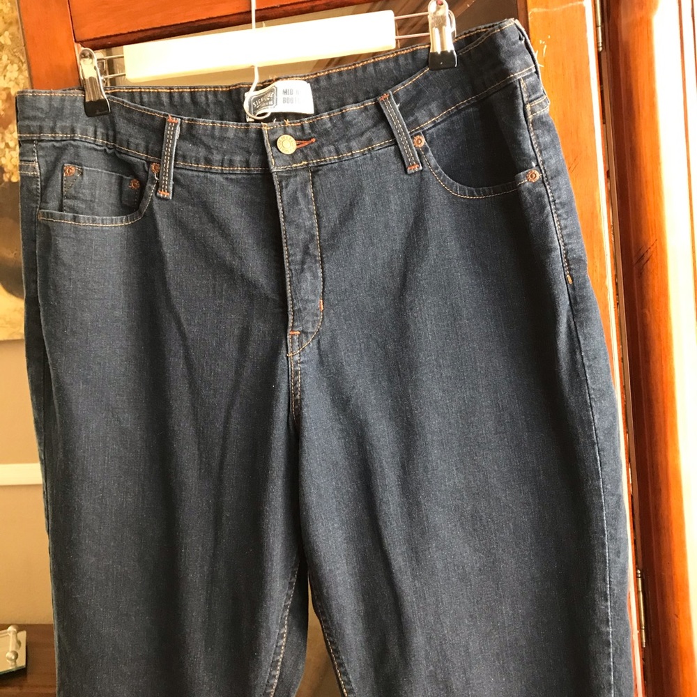 Mid Rise Bootcut - Picture 8 of 8